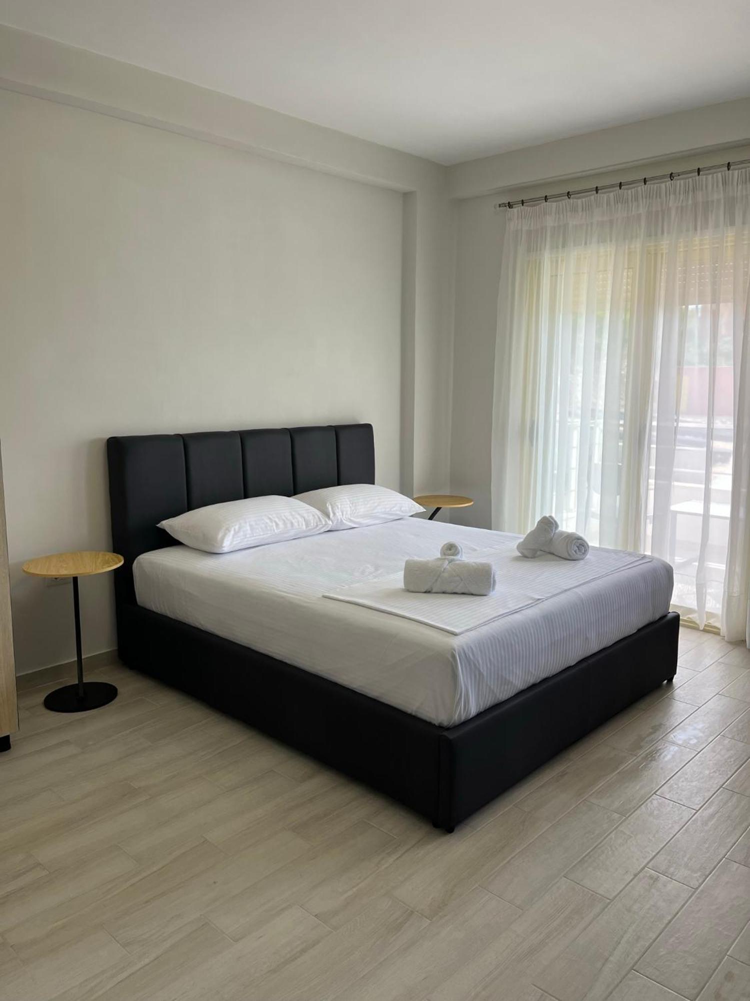 Lotus Apartments Влёра Экстерьер фото