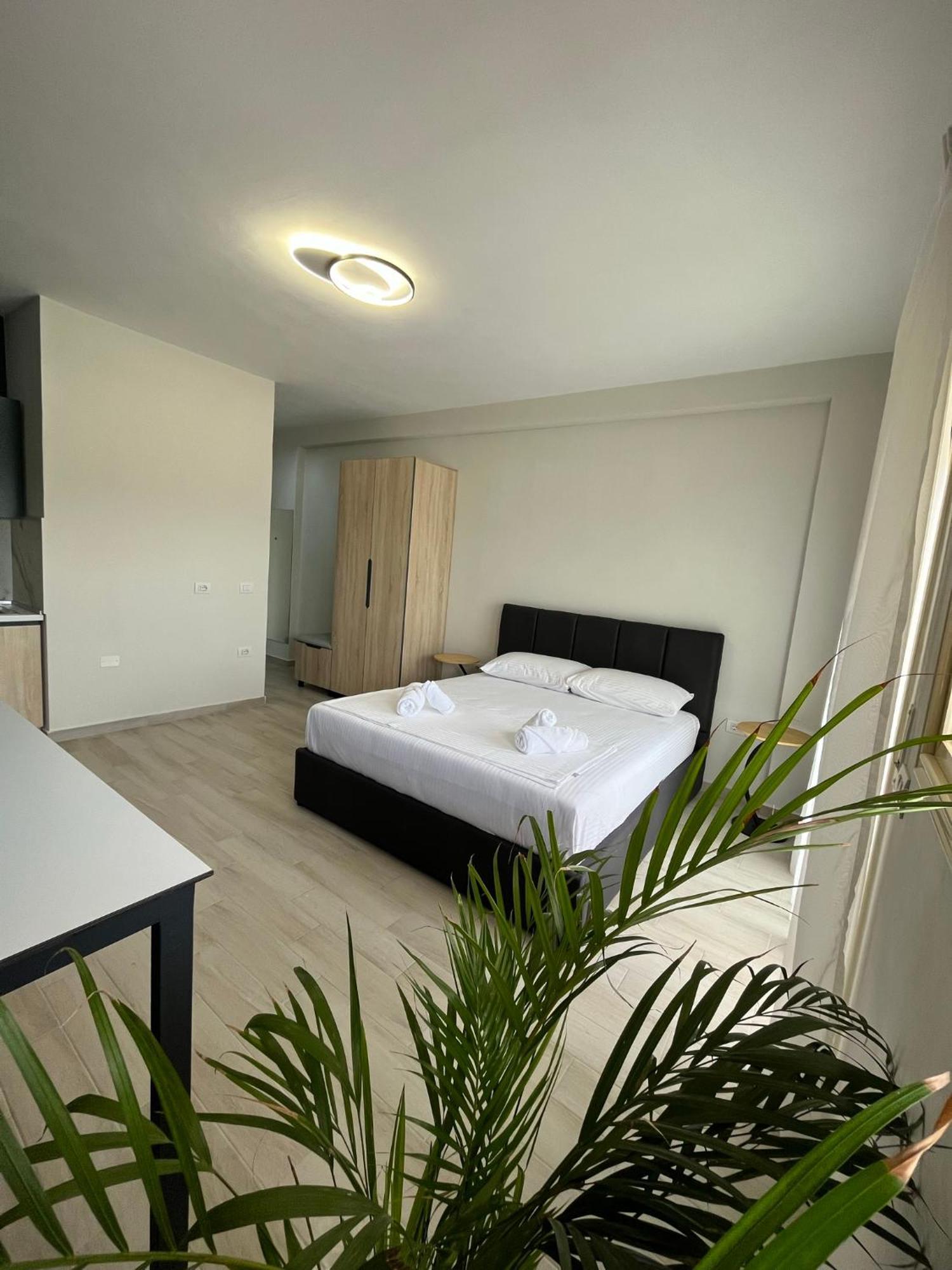 Lotus Apartments Влёра Экстерьер фото