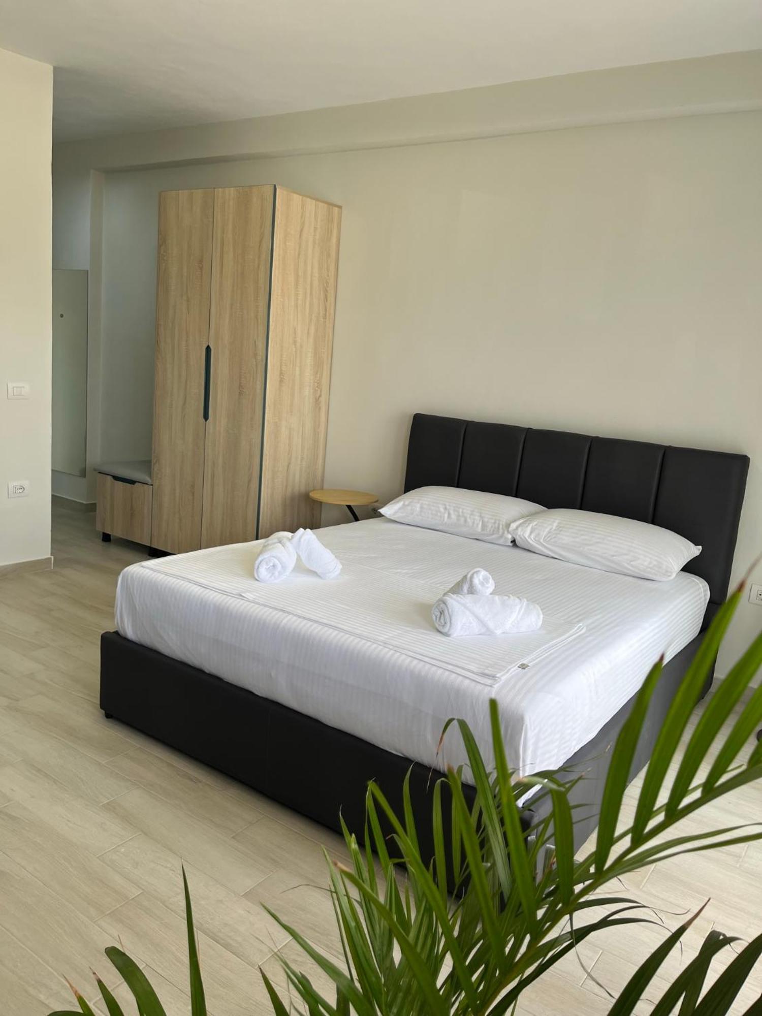 Lotus Apartments Влёра Экстерьер фото